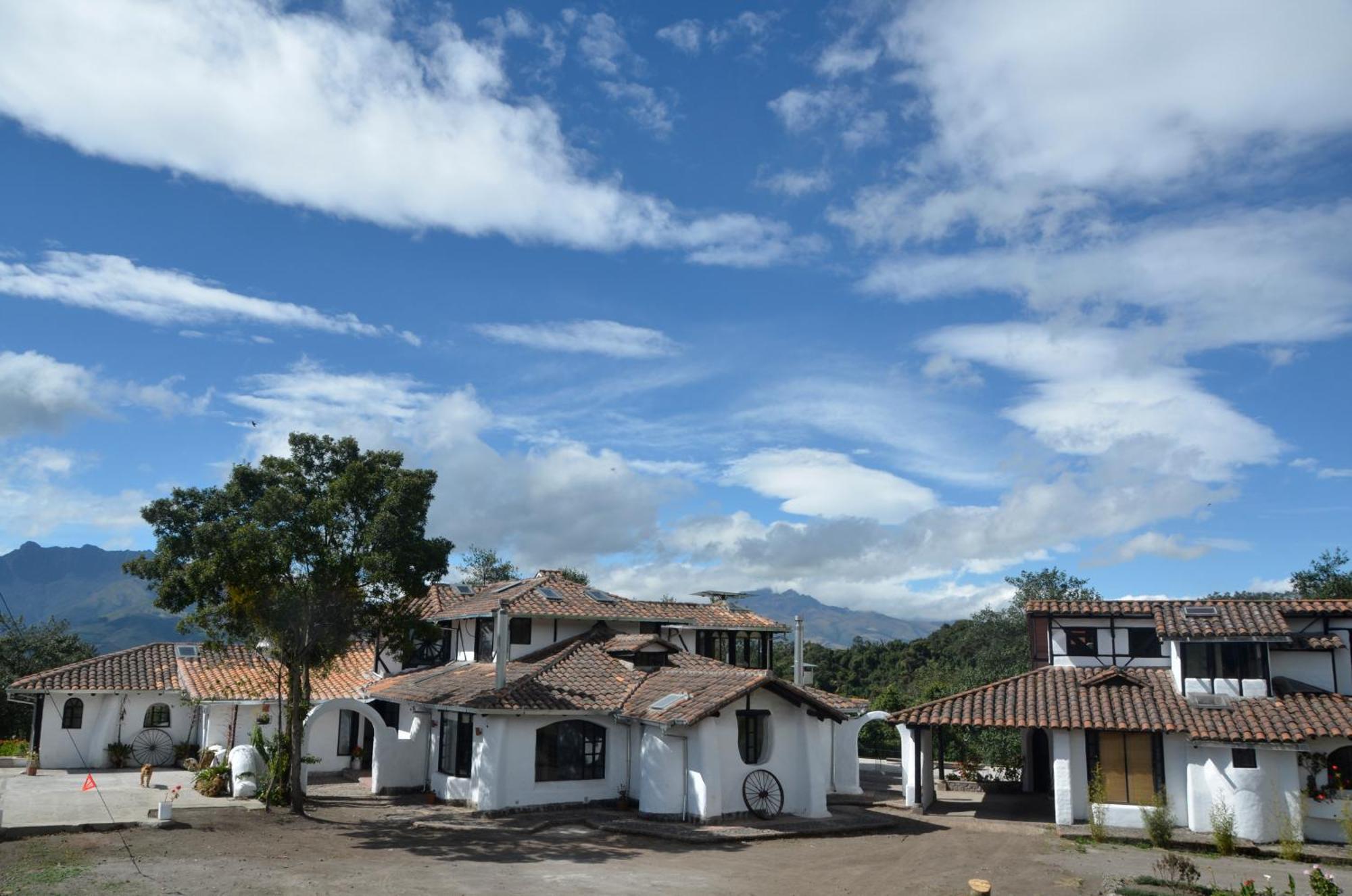 Sierra Alisos Hotel De Campo Hacienda Tambillo Alto Exterior photo